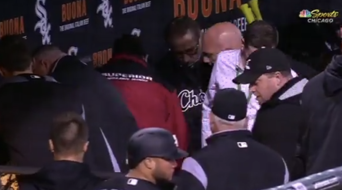 chicago white sox pitcher danny farquhar collapses in the dugout