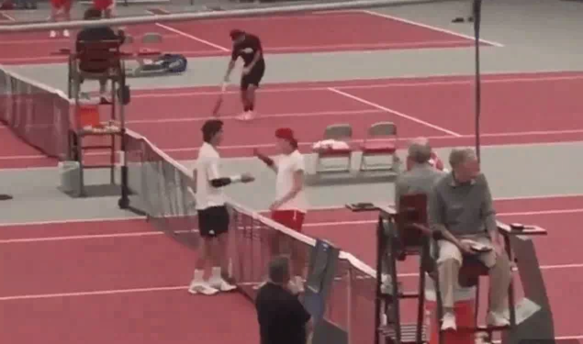 Ohio State tennis player refuses to shake hands.