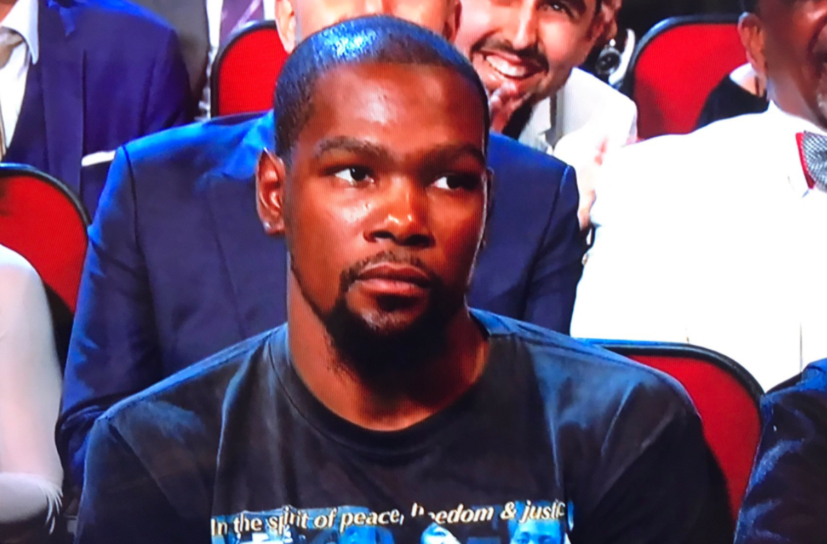 Kevin Durant at the ESPYS hearing a joke