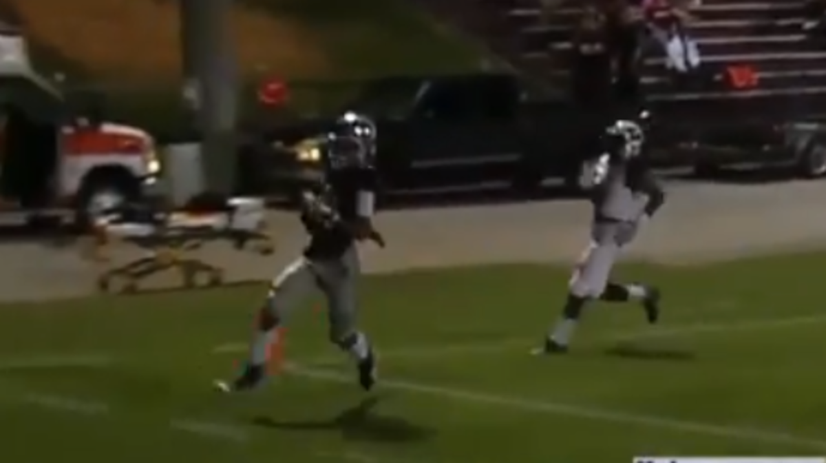 Alabama high school football star Dazalin Worsham scores a touchdown.