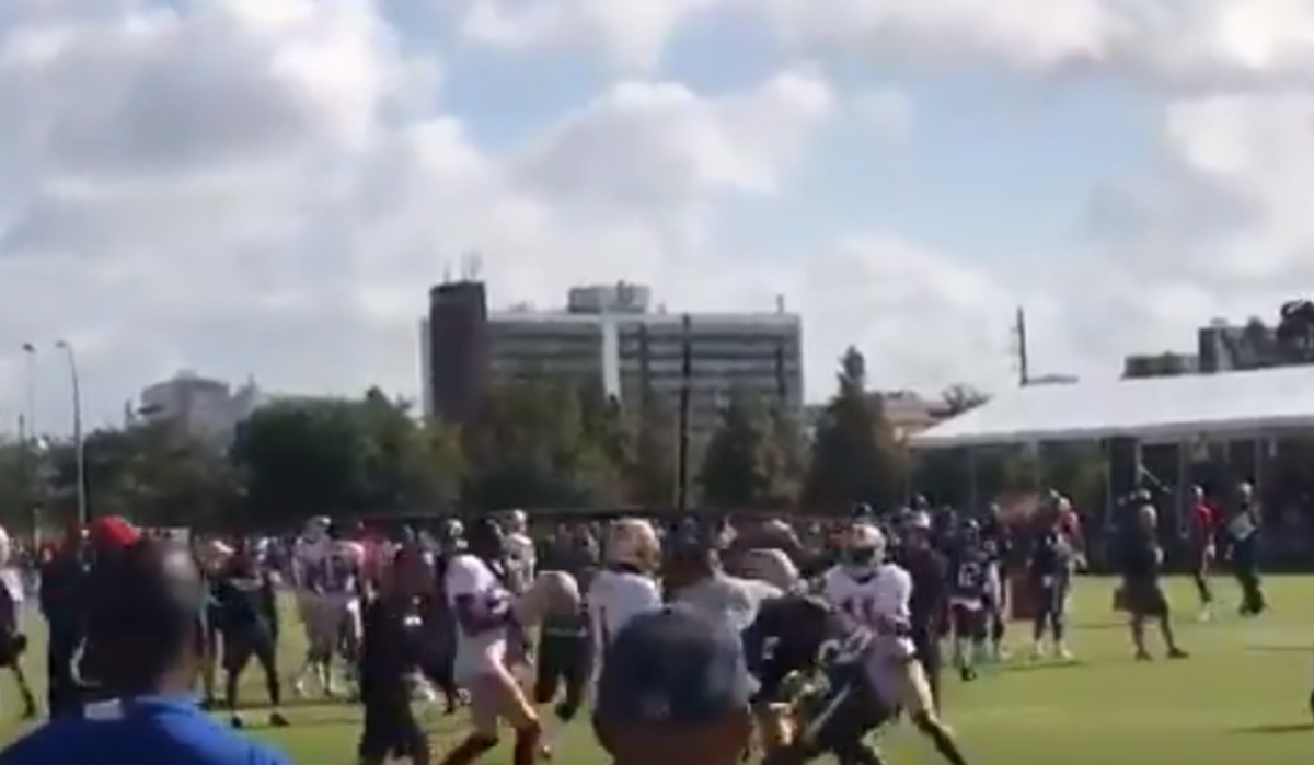DeAndre Hopkins fights with Jimmie Ward at practice.