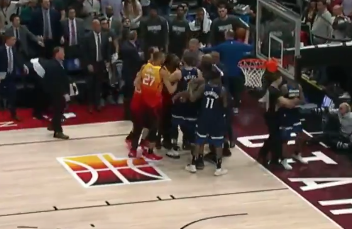 Jeff Teague Ejected After Incredibly Dirty Hit On Ricky Rubio The   Jeff Teague 