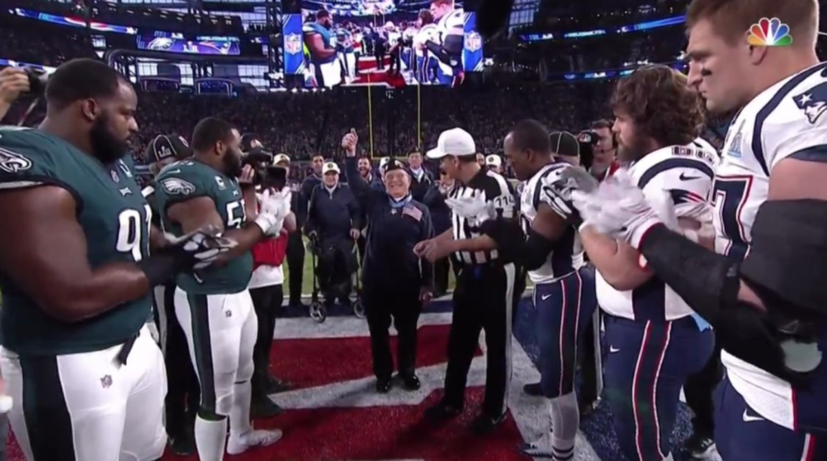 Woody Williams does the coin toss at the Super Bowl.