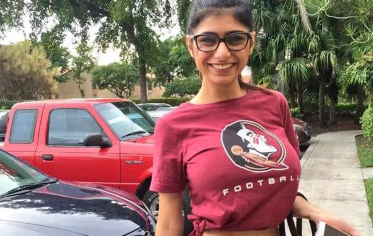 Mia Khalifa wearing a Florida State football shirt.
