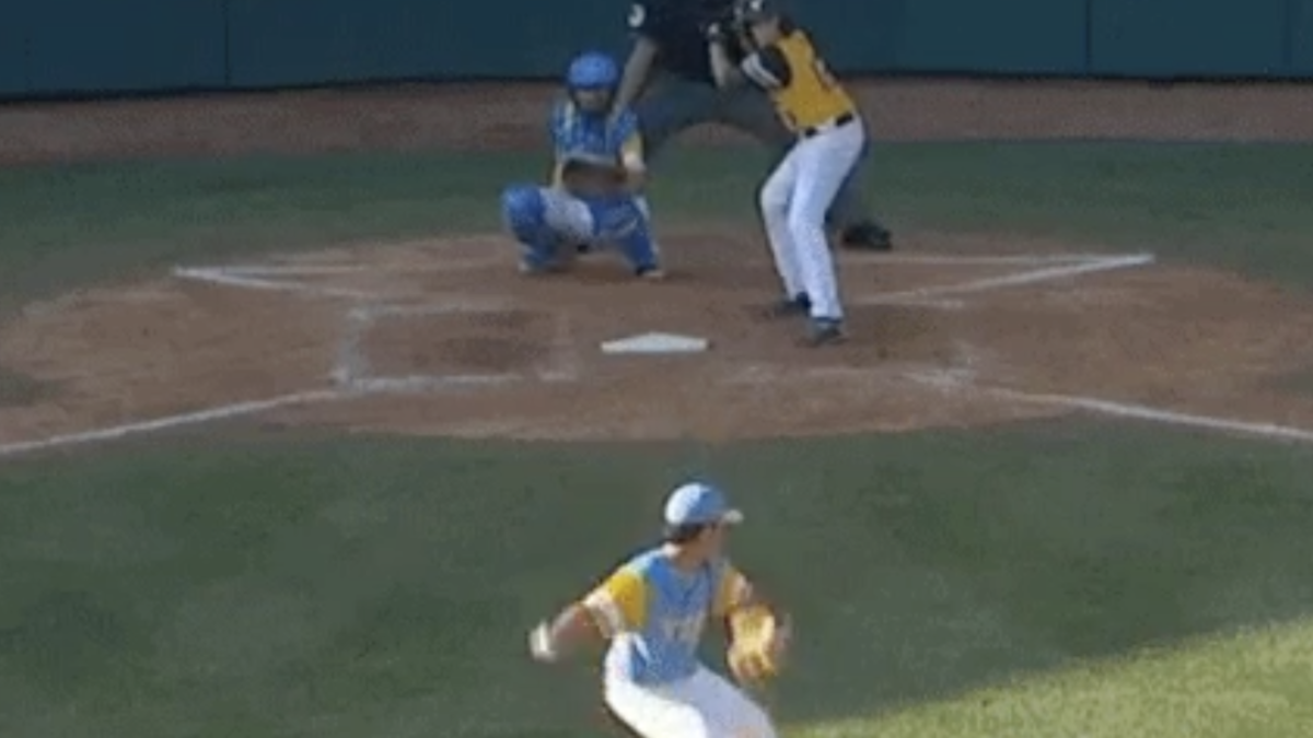 a ridiculous pitch during the llws