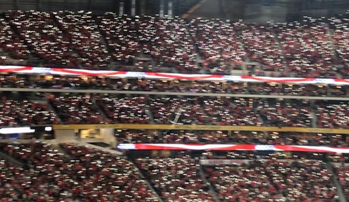 WATCH: Georgia Bulldogs Fans Light Up Mercedes-Benz Stadium