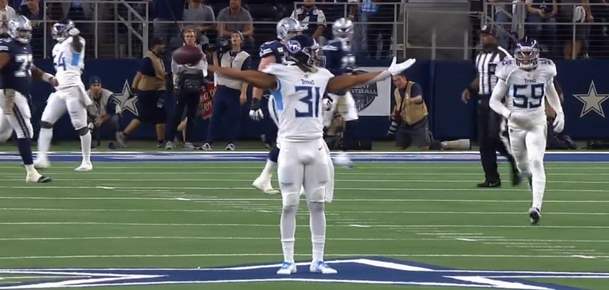 Titans' Kevin Byard taunts Cowboys by channeling Terrell Owens, celebrating  on star