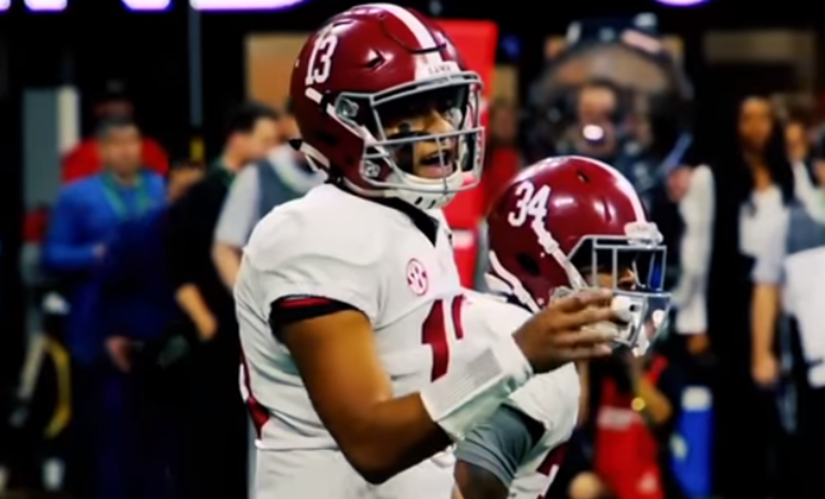 Tua Tagovailoa makes calls at the line for Alabama during the national championship game.