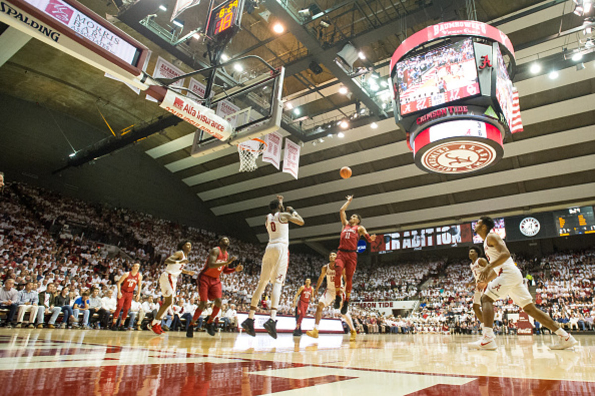 Trae Young scoring for Oklahoma.