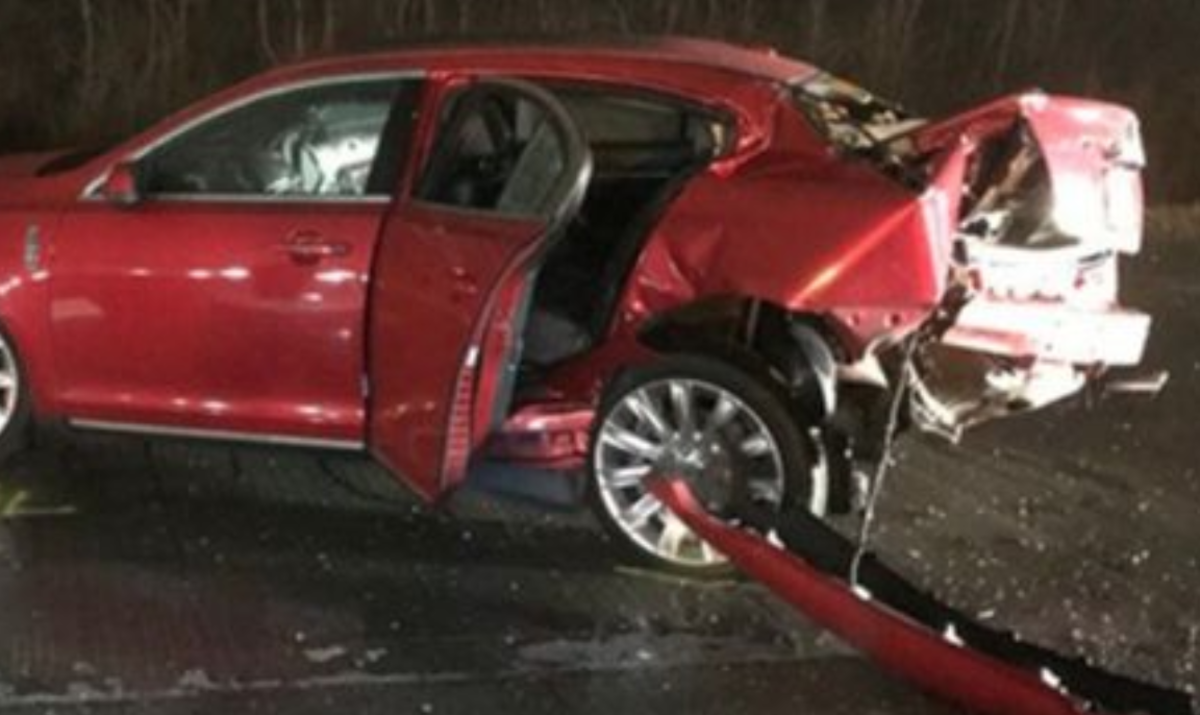 A picture of Colts LB Edwin Jackson's car crash.