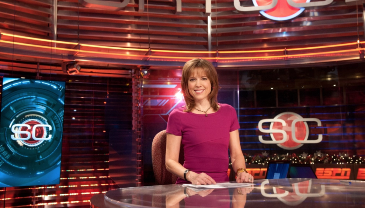 Hannah Storm poses on the set of sports center.