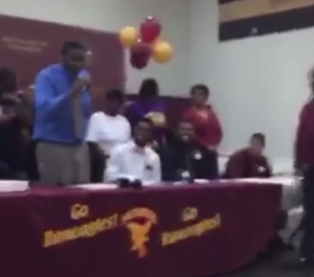 Stephon Taylor announces commitment to South Carolina.