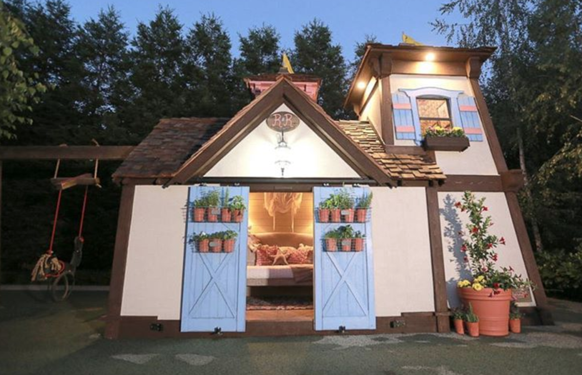An exterior view of Riley Curry's playhouse.