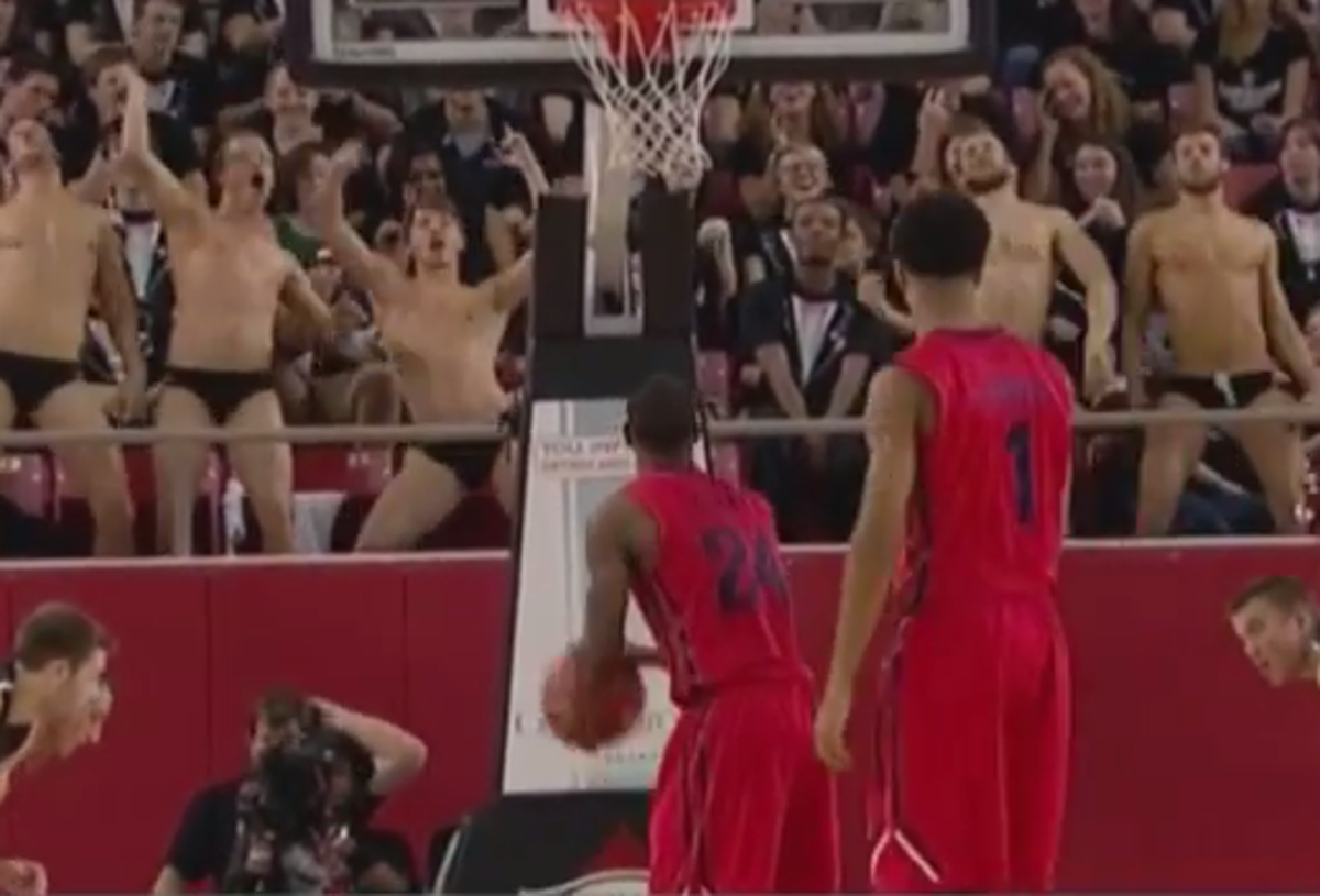 Davidson fans distract Dayton shooter with speedos.