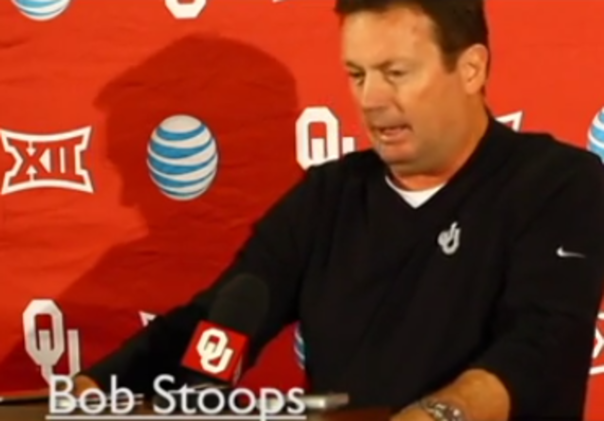 Bob Stoops stands up for Texas during interview.