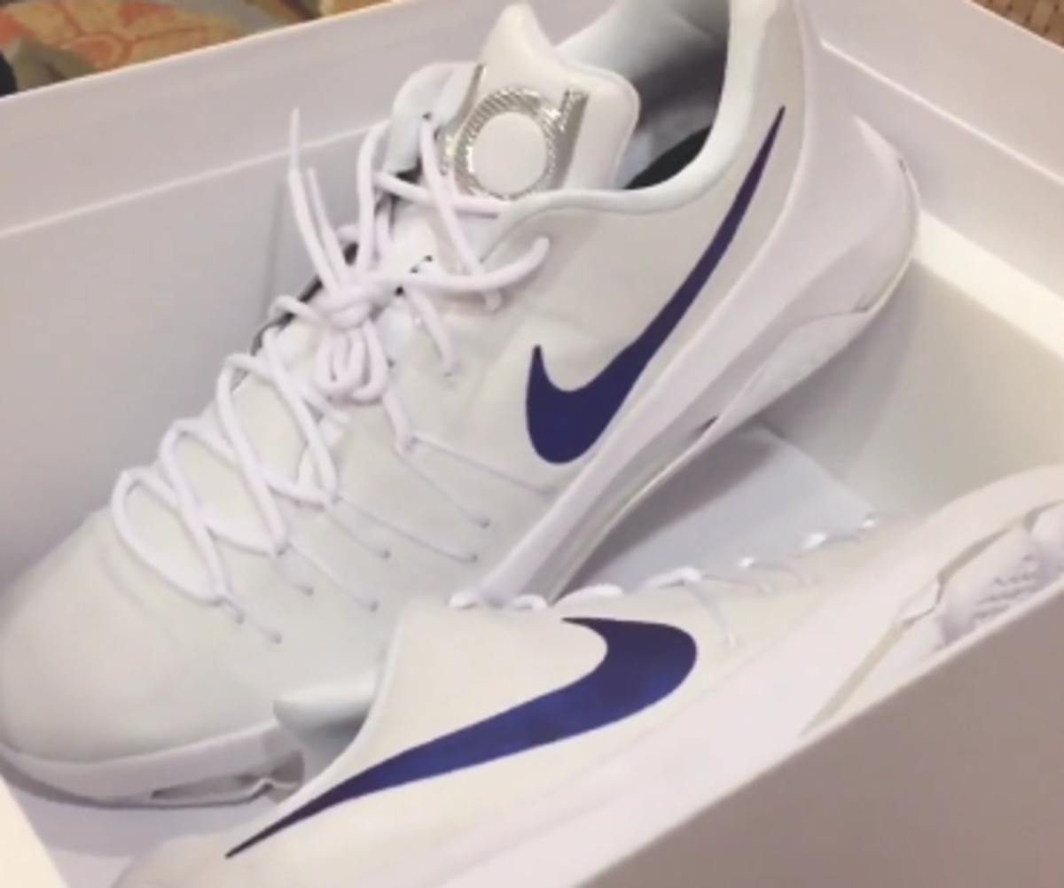 duke basketball nike shoe