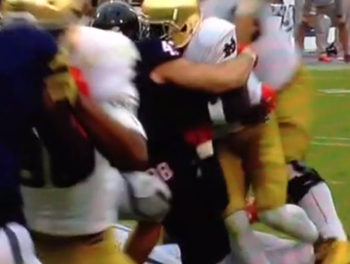 Malik Zaire just before suffering gruesome ankle injury.