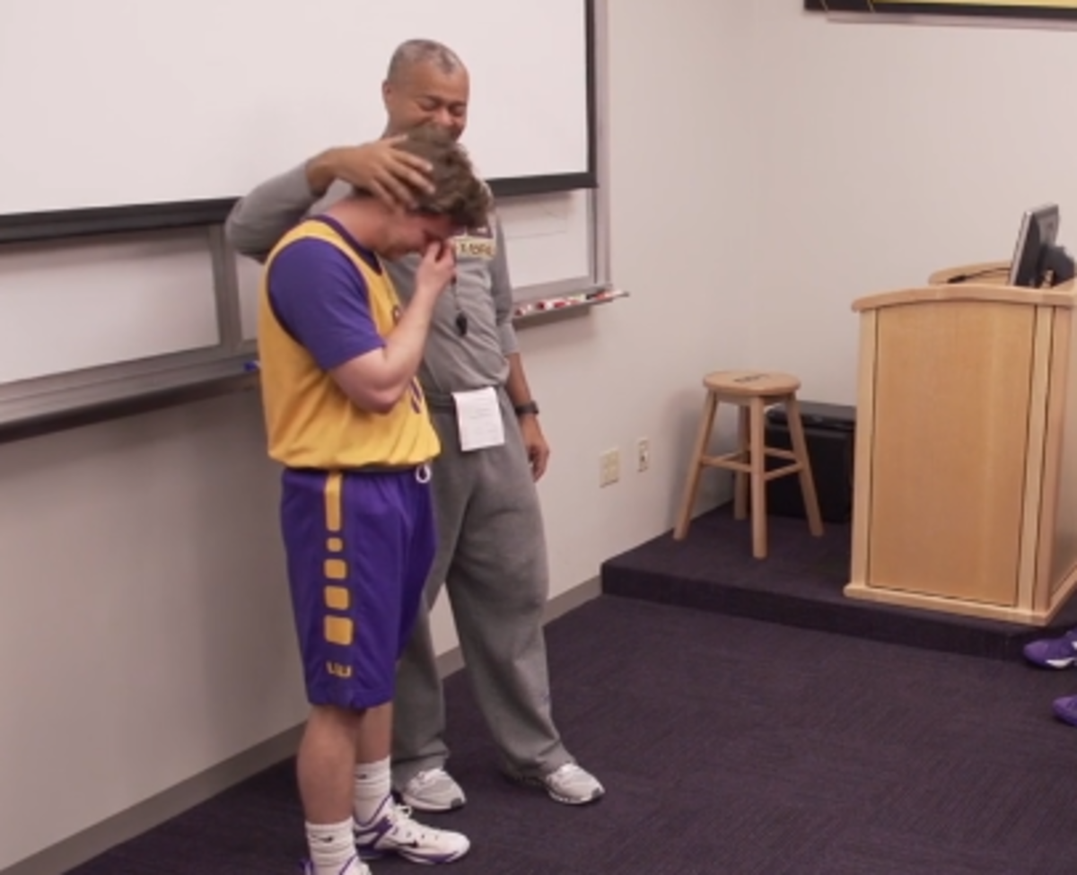 Video LSU Coach Awards WalkOn Scholarship In Emotional Scene The