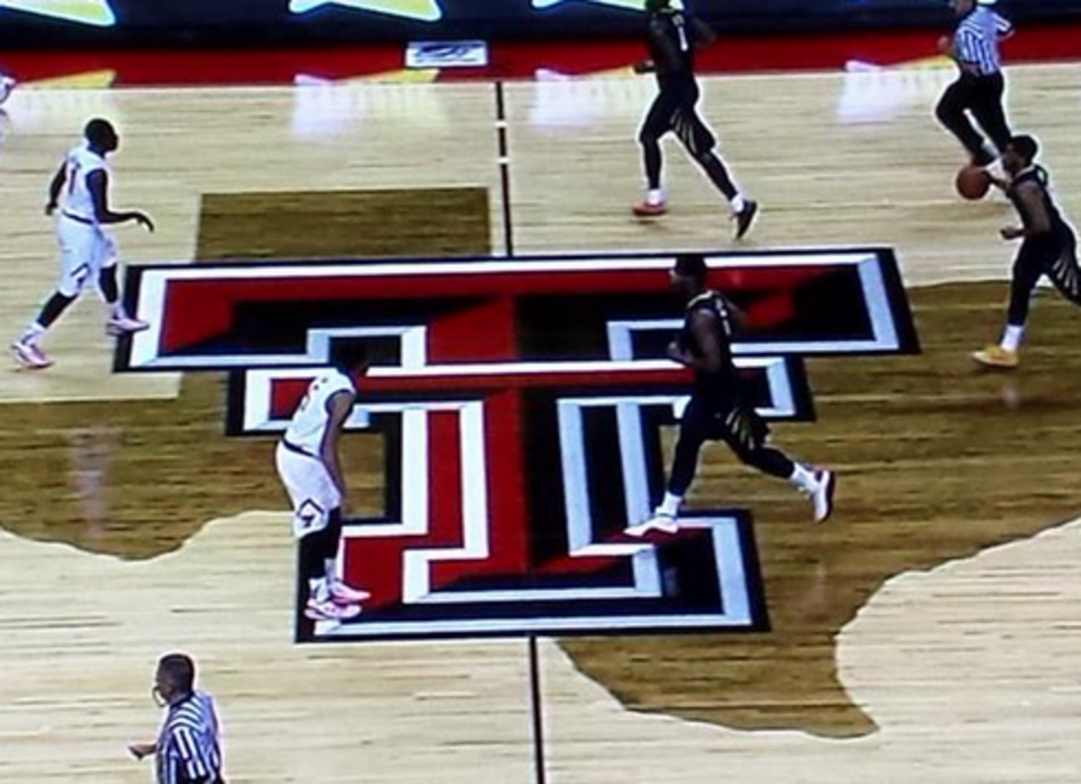 A Plane Crash Has Delayed The Start Of The Texas Tech-Kansas State Men ...