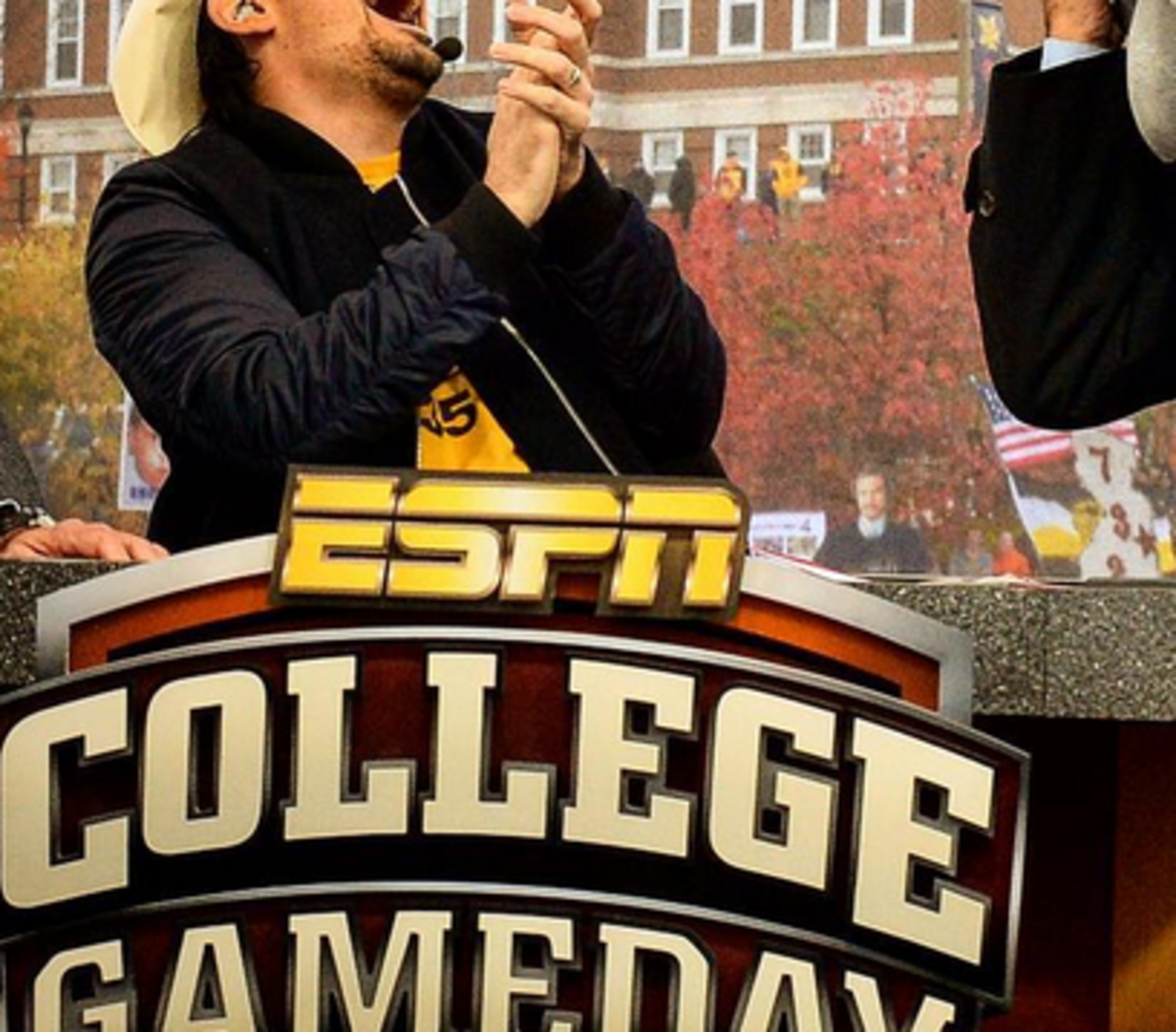 Brad Paisley on College Gameday as the guest picker.