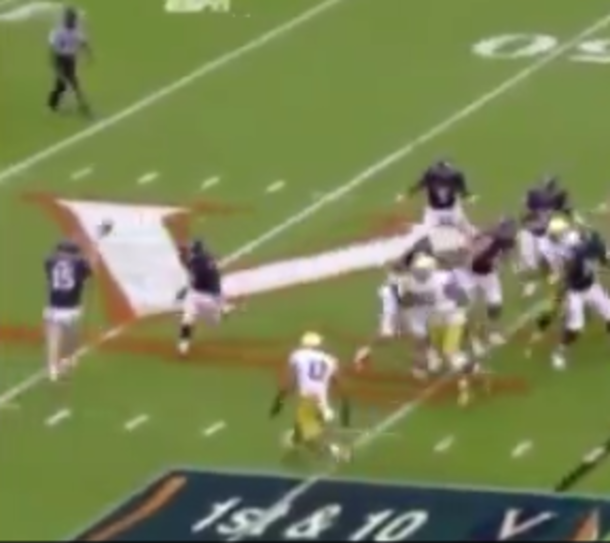 UVA does a trick play against Notre Dame.