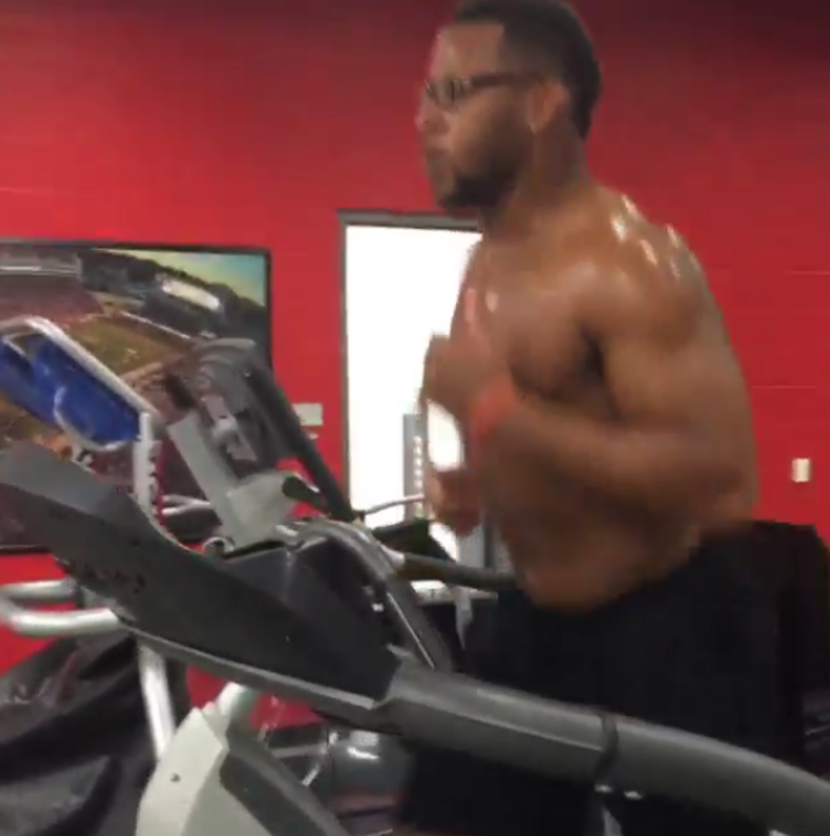 Jonathan Williams runs on the treadmill.