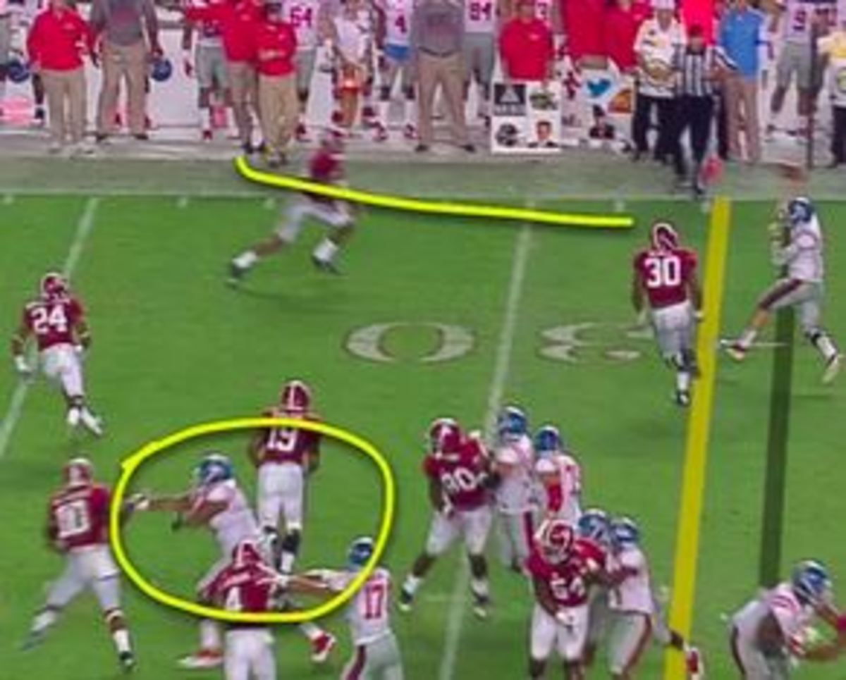 Ole Miss doing a pop pass downfield against Alabama.