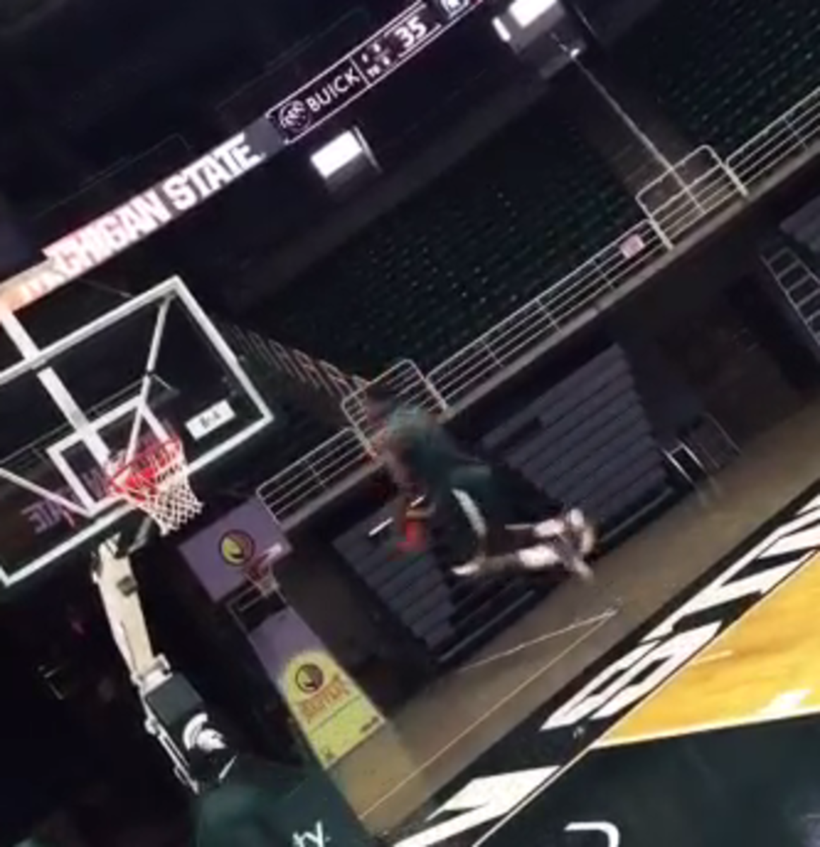 Michigan State Eron Harris throws down a ridiculous dunk.