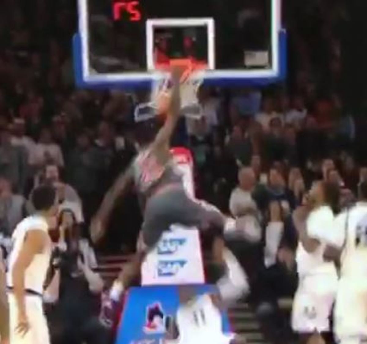 Rysheed Jordan throws down a monster dunk.