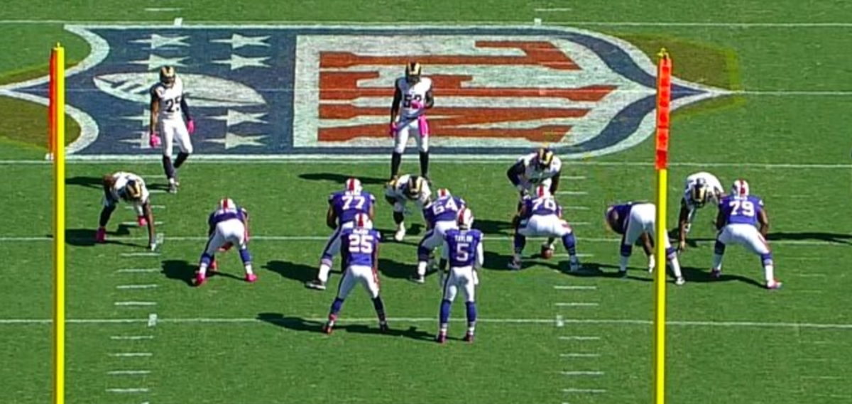 Tyrod Taylor lining up in the shotgun formation against the Rams.