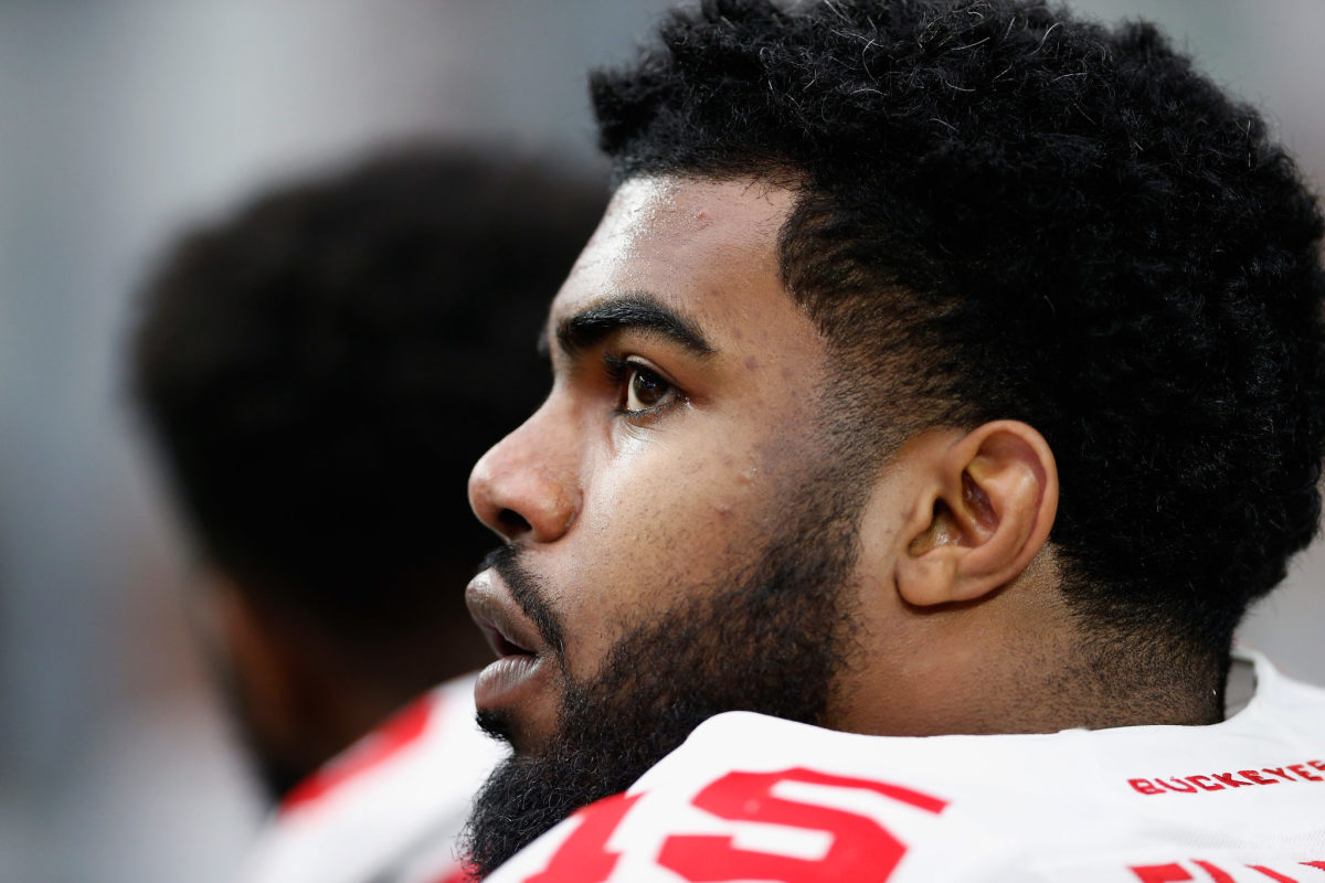 A closeup of Ezekiel Elliot with his helmet off during an Ohio State football game.