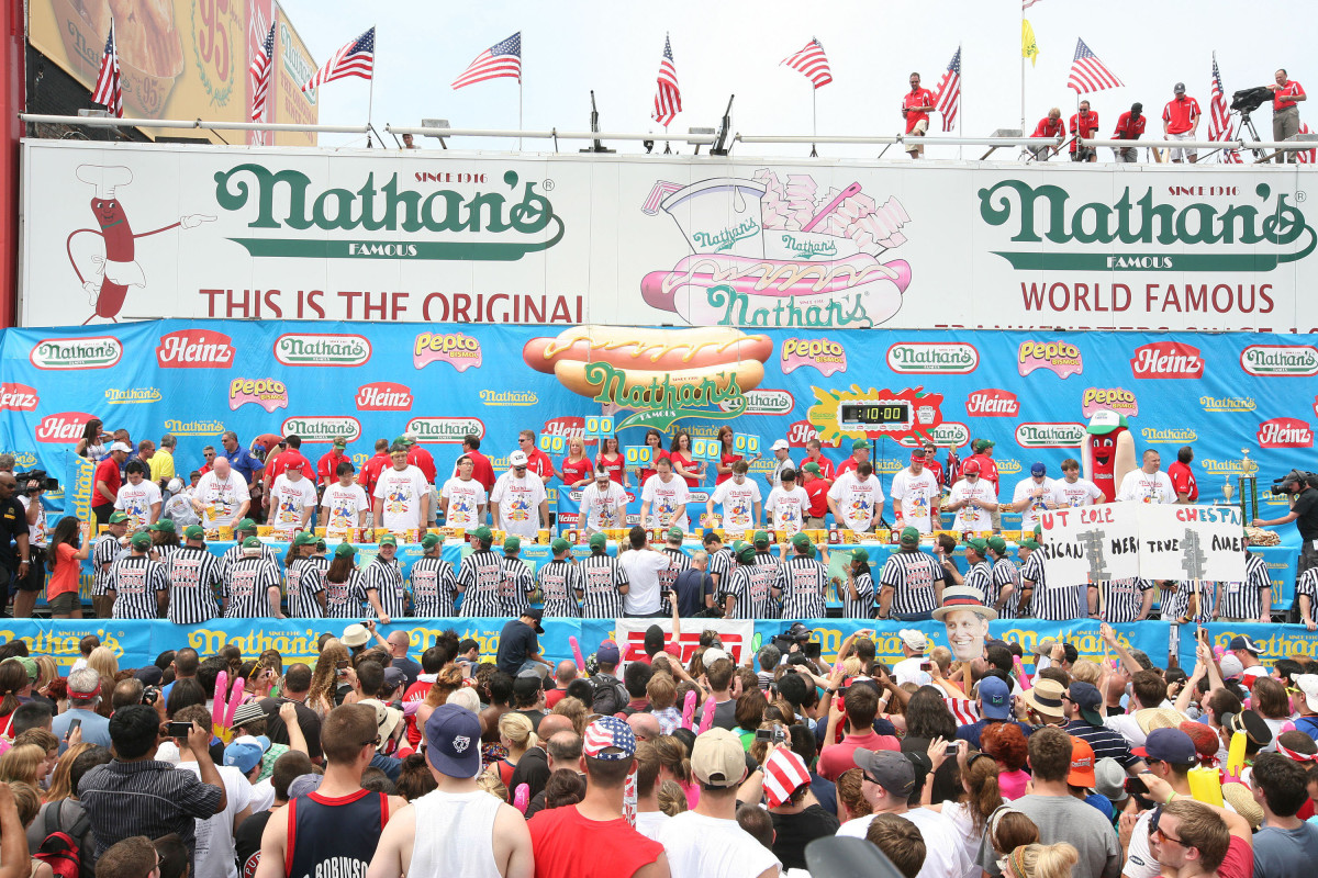 General photo of the Nathan's Famous Hot Dog Eating Contest.