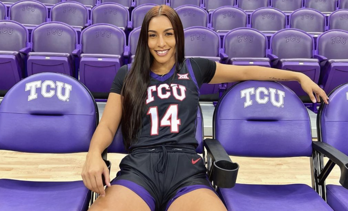 Photos Meet The Women's College Basketball Player Making Headlines