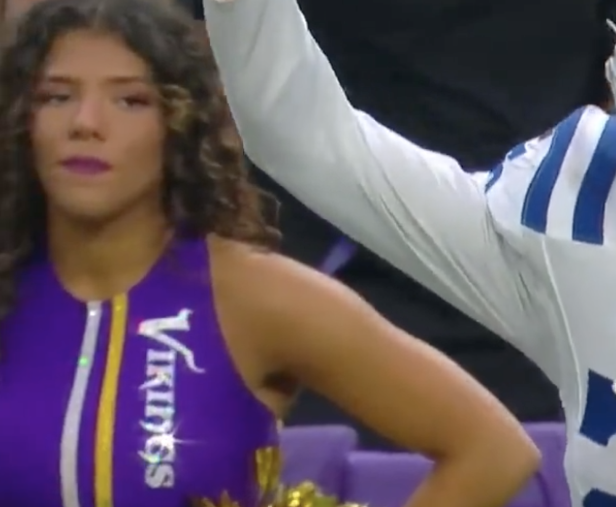 NFL World Reacts To The Vikings Cheerleader Video - The Spun: What's  Trending In The Sports World Today