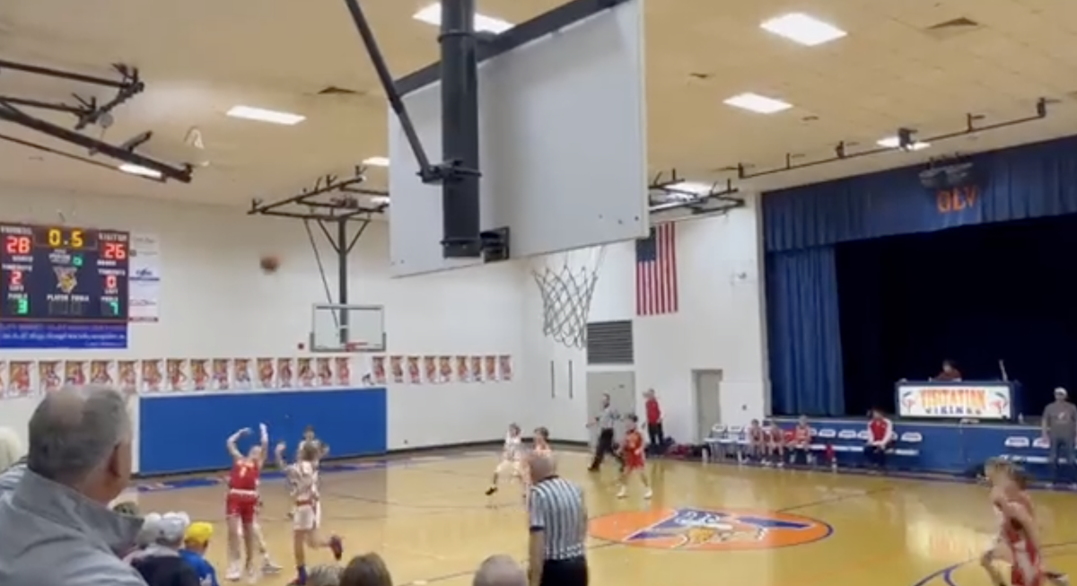 Video Craziest BuzzerBeater Of AllTime Is Going Viral The Spun