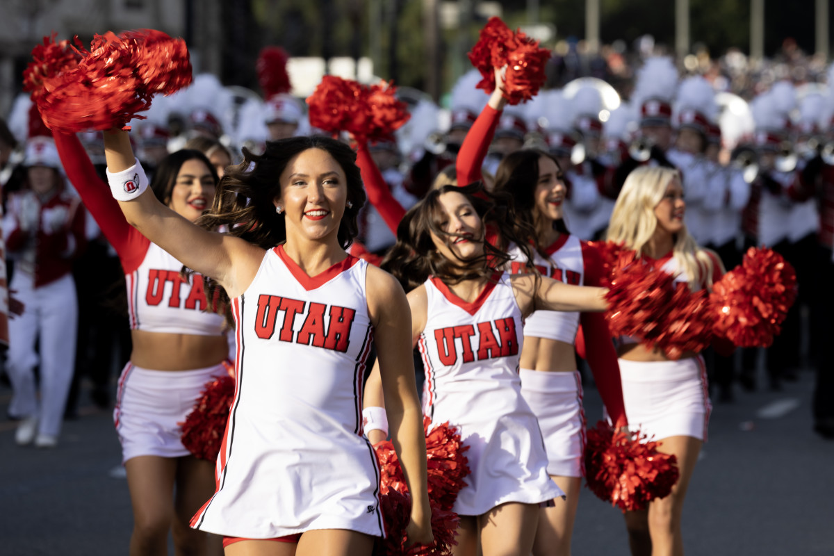 Look Utah Cheerleader Went Viral During Rose Bowl The Spun What's