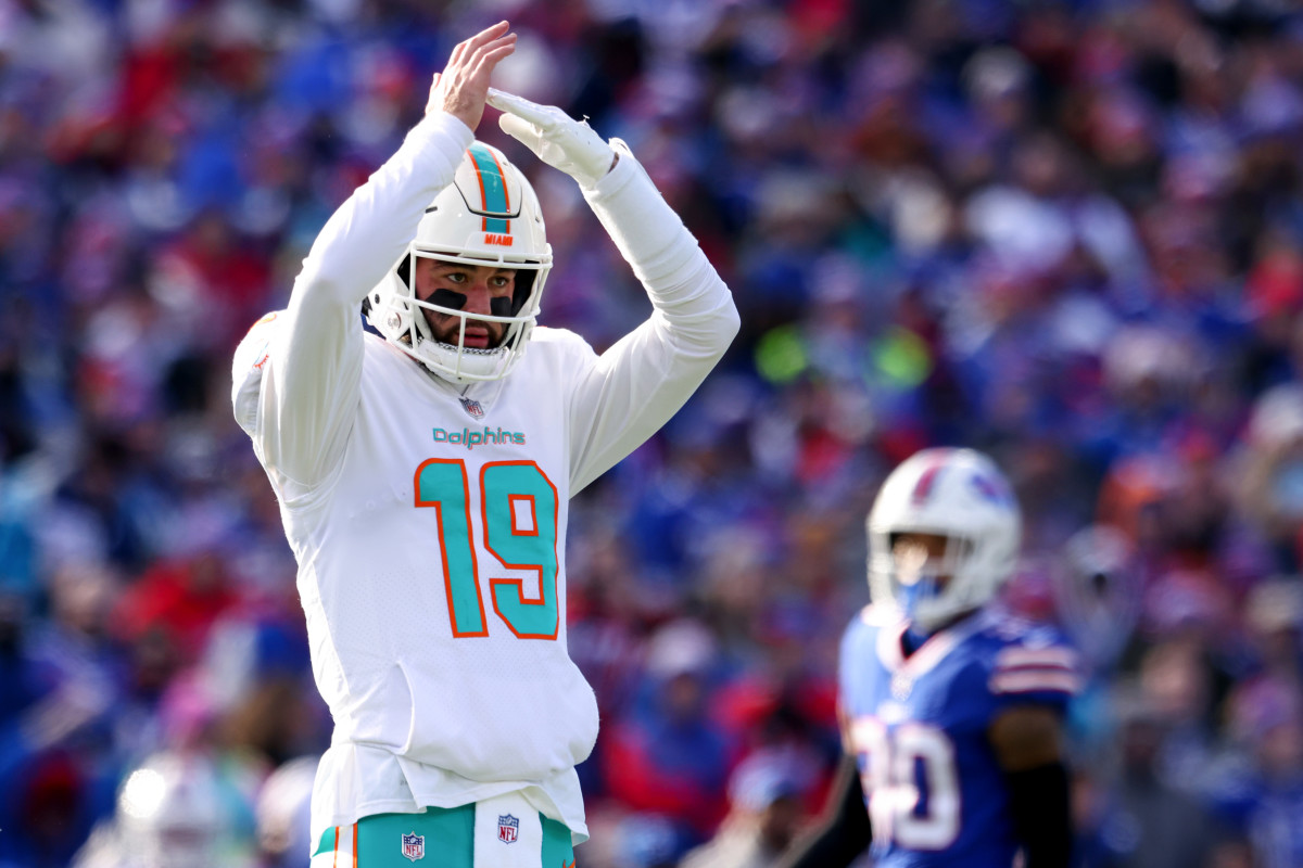 Miami Dolphins quarterback Sylar Thompson against the Bills.