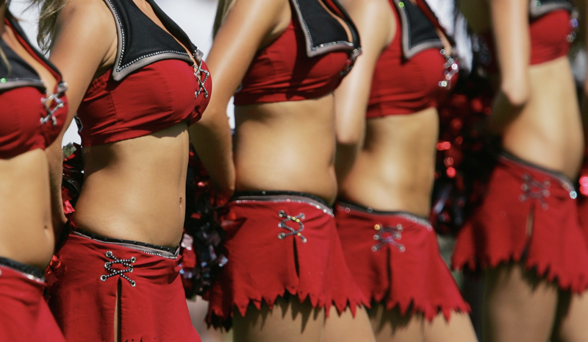 London, UK. 13 October 2019. Buccaneers cheerleaders ahead of the NFL match  Tampa Bay Buccaneers v