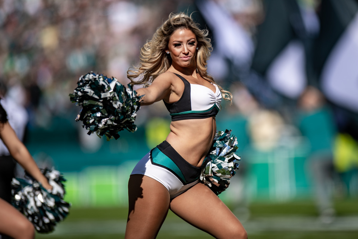 41,560 Nfl Cheerleader Stock Photos, High-Res Pictures, and Images