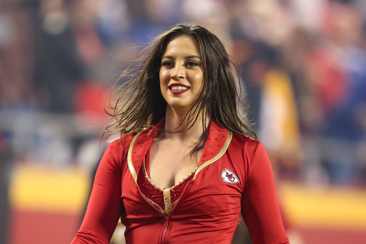 Chiefs Cheerleader Smiling, Click Here for more cheerleader…