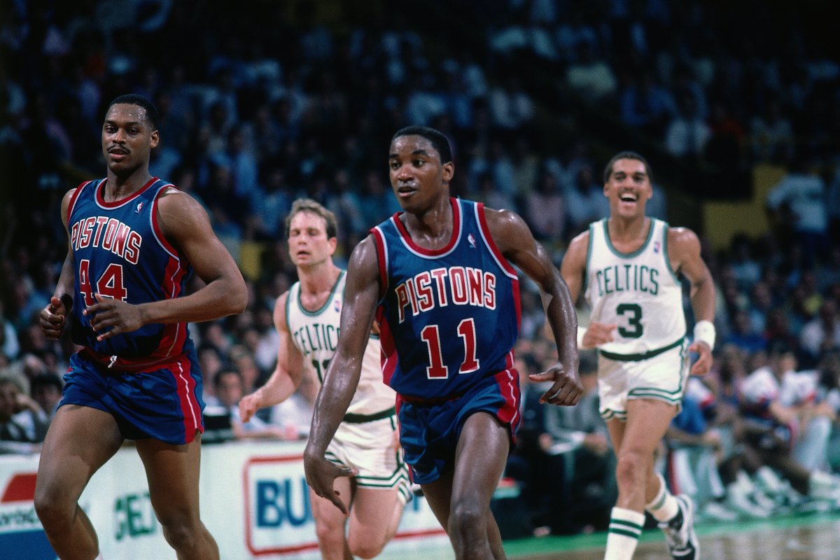 NBA World Reacts To Controversial Isiah Thomas Announcement - The Spun