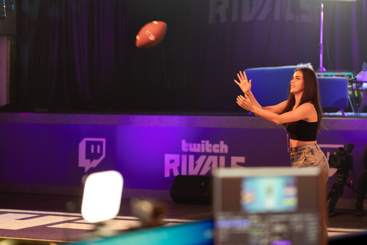 Q&A With Twitch's Alex & Andrea Botez (BotezLive): Streamer Bowl