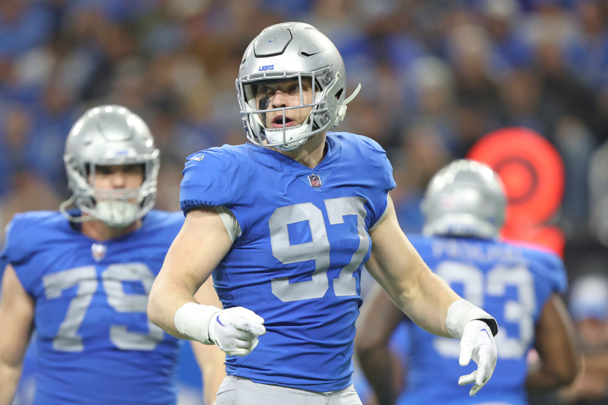 Detroit Lions' Aidan Hutchinson makes NFL Rookie of the Year pitch with  another interception