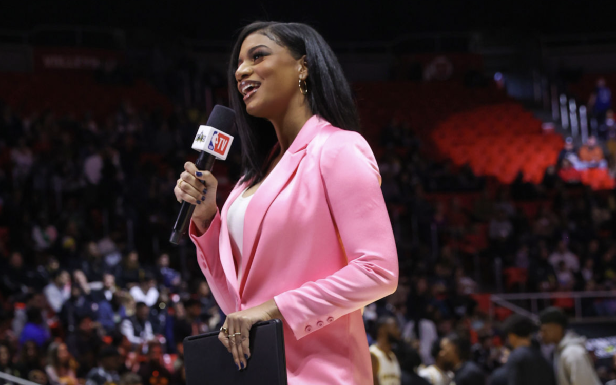 Look: Photo Of Taylor Rooks Is Going Viral Today - The Spun