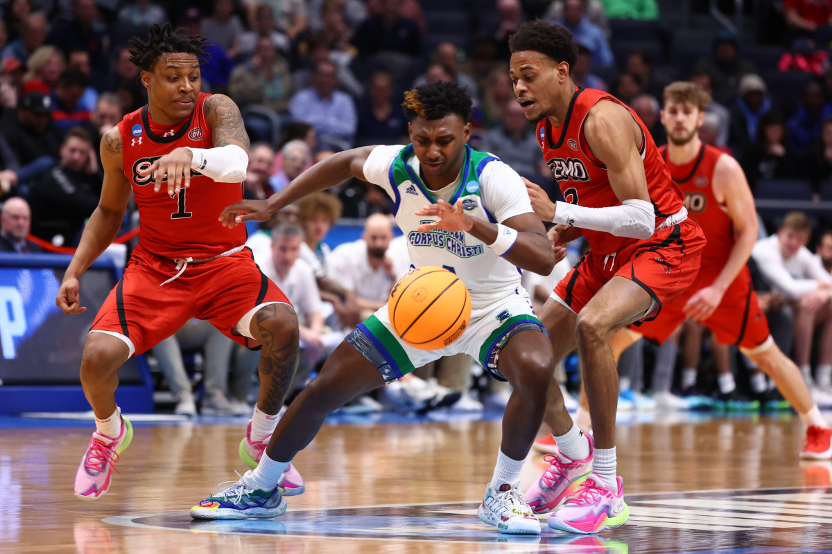 Look The First NCAA Tournament Game Is Over Here's Who Won The