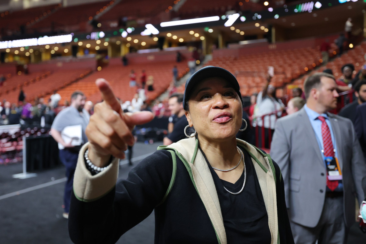 South Carolina's Dawn Staley explains missing national anthem before Final  Four game