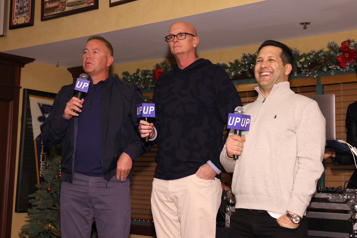 Scott Van Pelt to Host Monday Night Countdown as ESPN Signs Seven