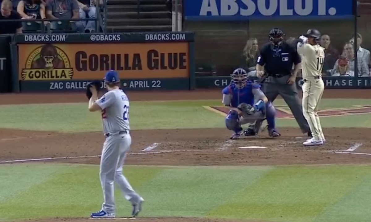 No One Knows What Happened on This Bizarre 65 MPH Lob by Clayton