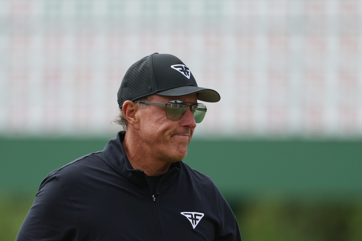 Phil Mickelson Sends Classy Message To Ousted ESPN Employee