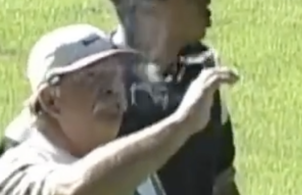 Look Video Of Tiger Woods' Old Caddie Going Viral The Spun
